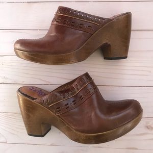 Indigo by Clark’s Brown Clogs/ Mules Size 7.5